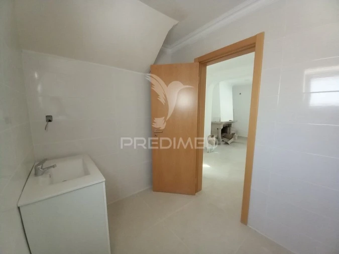 Moradia T3 para Venda em Amora Foto 13