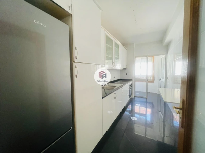 Apartamento T2 para Arrendamento em São Mamede de Infesta e Senhora da Hora Foto 2