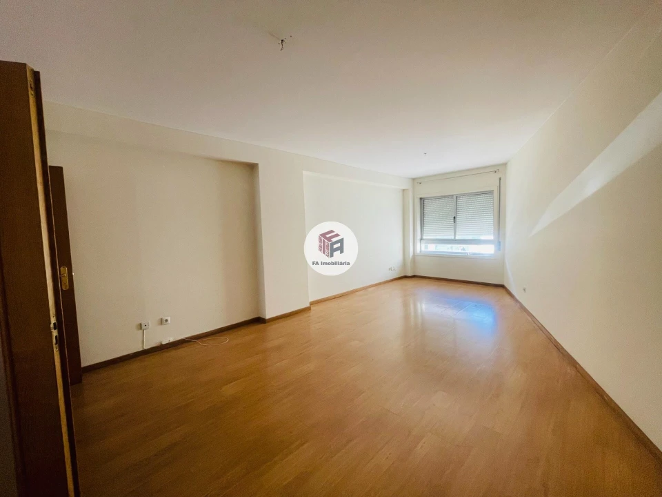 Apartamento T2 para Arrendamento em São Mamede de Infesta e Senhora da Hora Foto 4