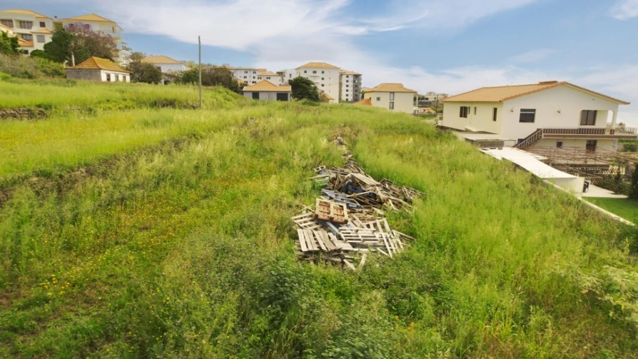 Terreno para Venda em Caniço Foto 6