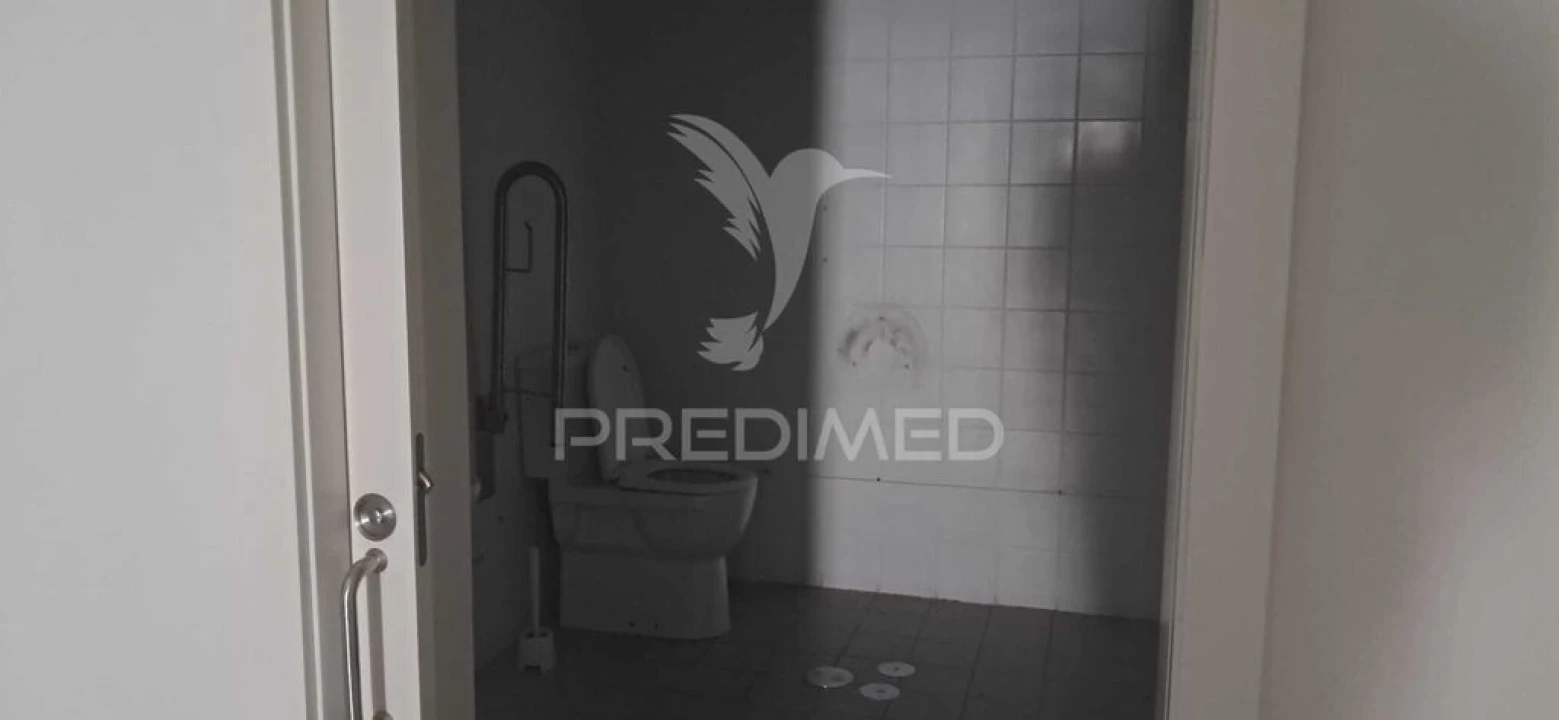 Loja para Arrendamento em Cedofeita, Santo Ildefonso, Sé, Miragaia, São Nicolau e Vitória Foto 9