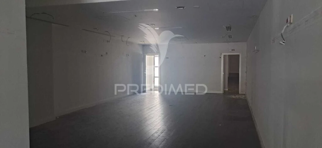 Loja para Arrendamento em Cedofeita, Santo Ildefonso, Sé, Miragaia, São Nicolau e Vitória Foto 2