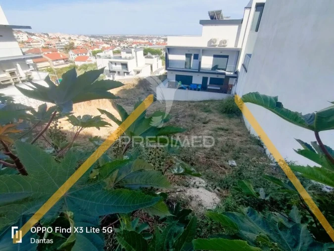 Terreno para Venda em Pontinha e Famões Foto 2