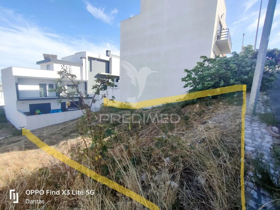 Terreno para Venda em Pontinha e Famões Foto 3