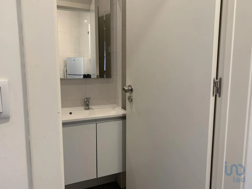 Apartamento T2 para Arrendamento em Beato Foto 4