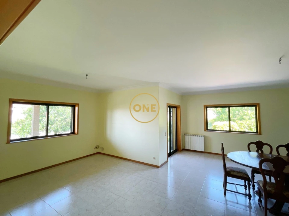 Moradia T4 para Venda em Lago Foto 32