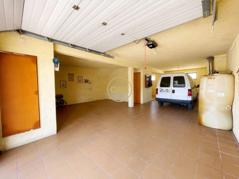 Moradia T4 para Venda em Lago Foto 48