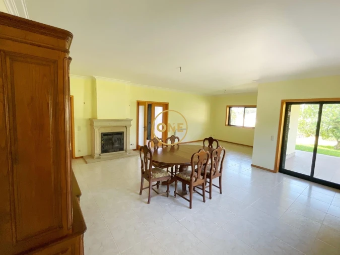 Moradia T4 para Venda em Lago Foto 34