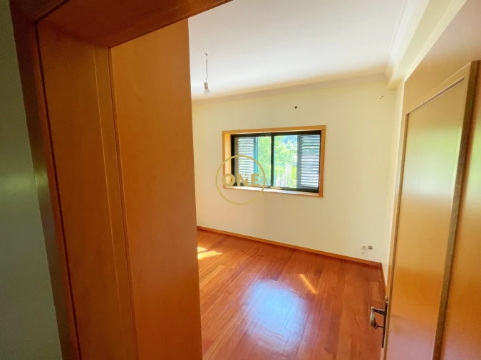 Moradia T4 para Venda em Lago Foto 14