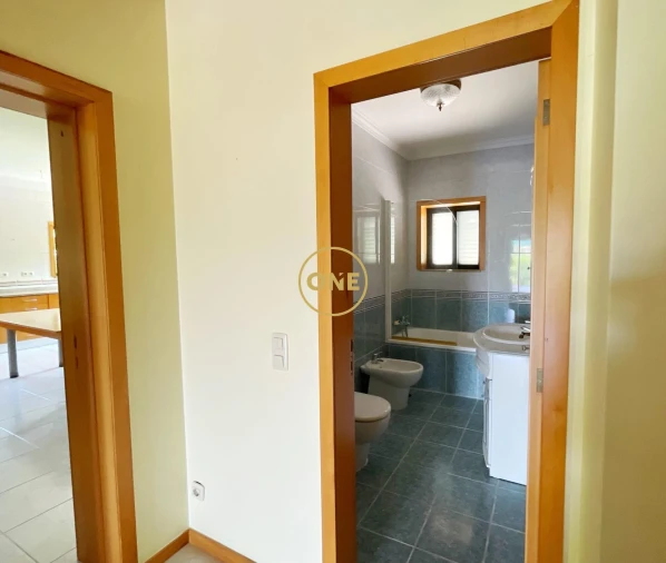 Moradia T4 para Venda em Lago Foto 27