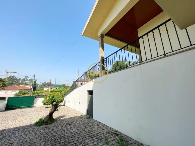 Moradia T4 para Venda em Lago Foto 54