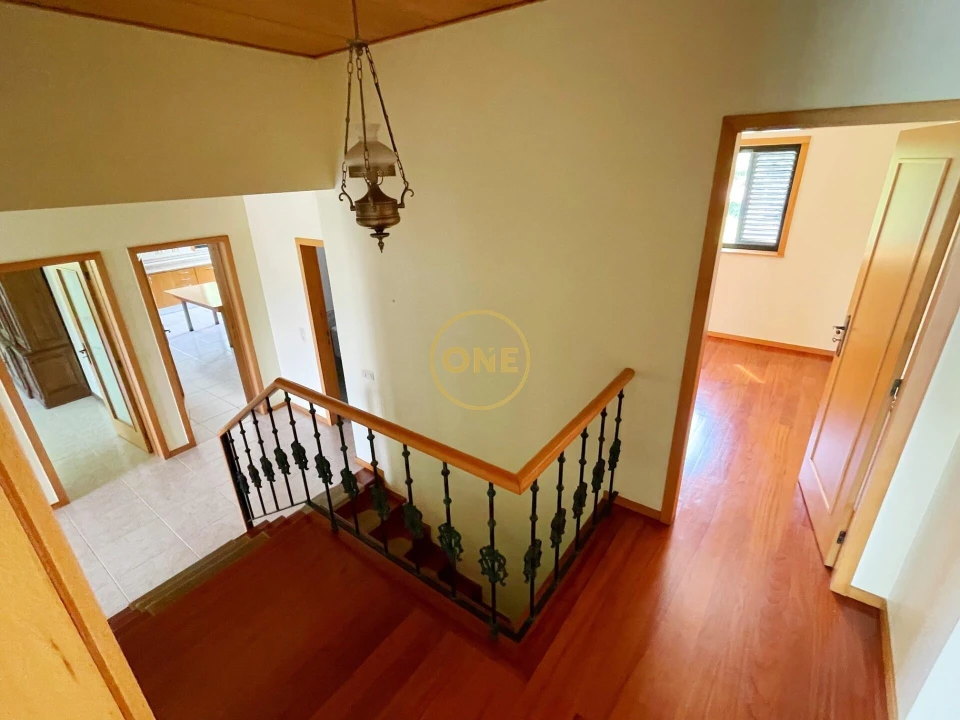 Moradia T4 para Venda em Lago Foto 12