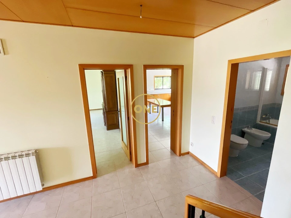 Moradia T4 para Venda em Lago Foto 28