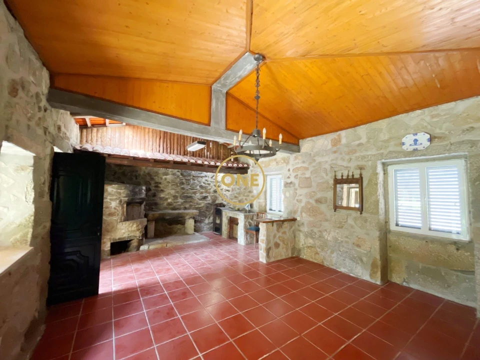 Moradia T4 para Venda em Lago Foto 38