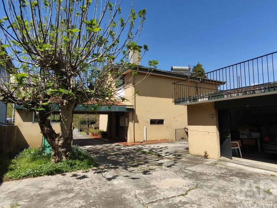 Moradia T6 para Venda em São João da Madeira Foto 2