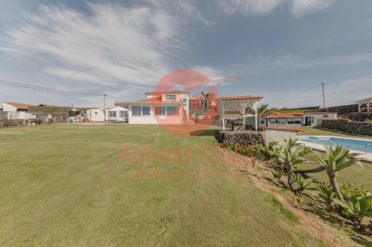 Moradia T4 para Venda em São Bartolomeu de Regatos Foto 11