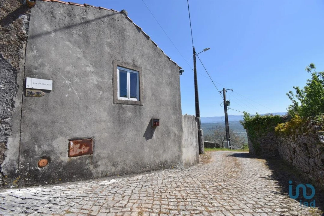 Moradia T3 para Venda em São Miguel, Santa Eufémia e Rabaçal Foto 2