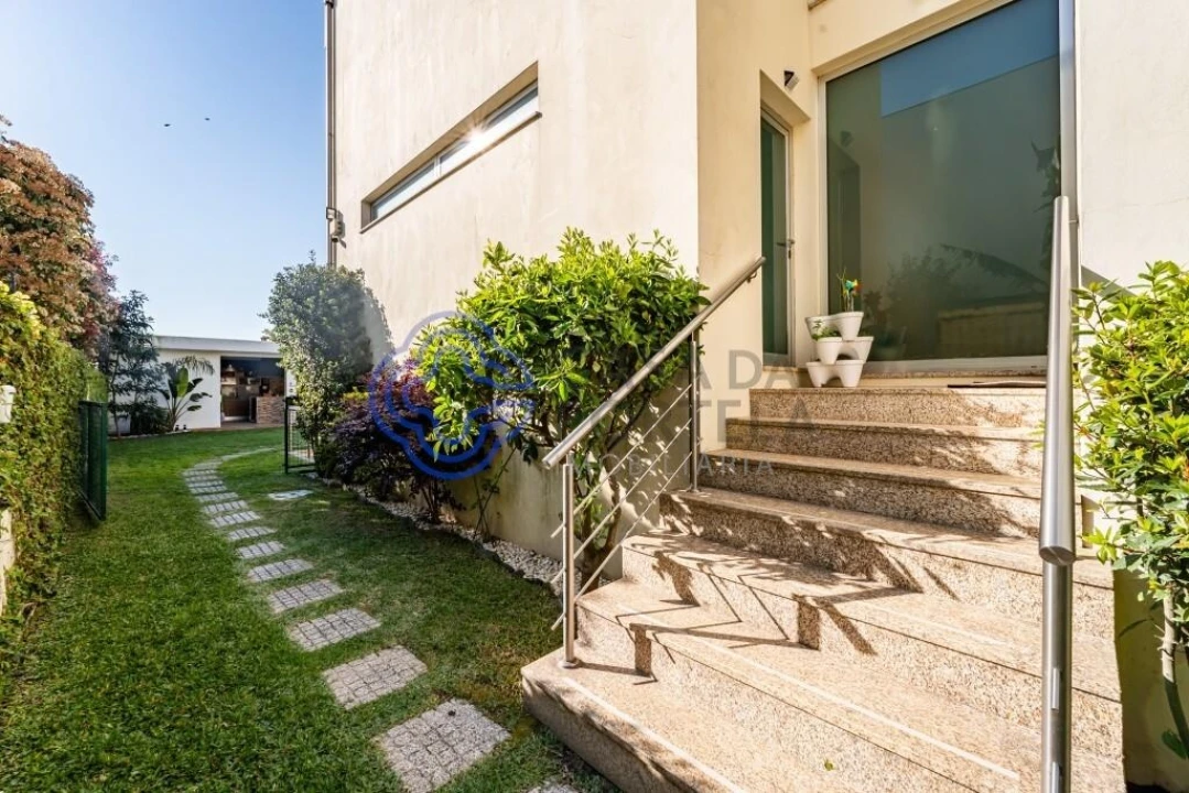 Moradia T4 para Venda em Nogueira e Silva Escura Foto 8