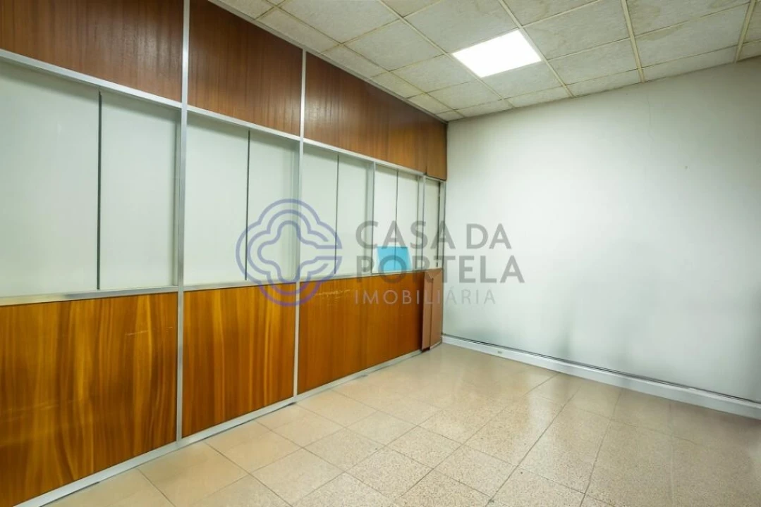 Armazém para Venda em Cedofeita, Santo Ildefonso, Sé, Miragaia, São Nicolau e Vitória Foto 7