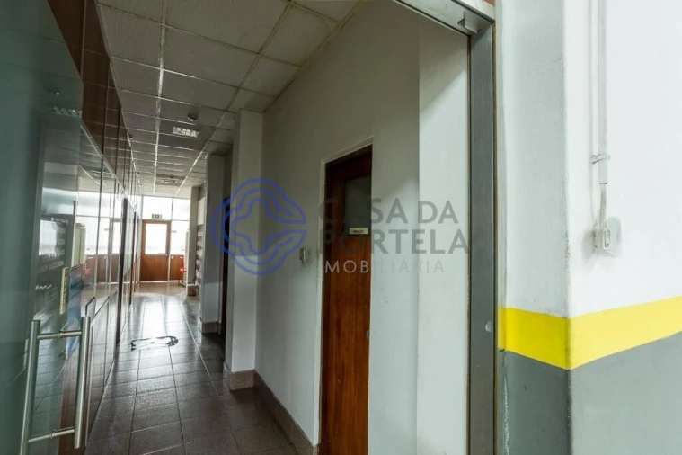 Armazém para Venda em Cedofeita, Santo Ildefonso, Sé, Miragaia, São Nicolau e Vitória Foto 6