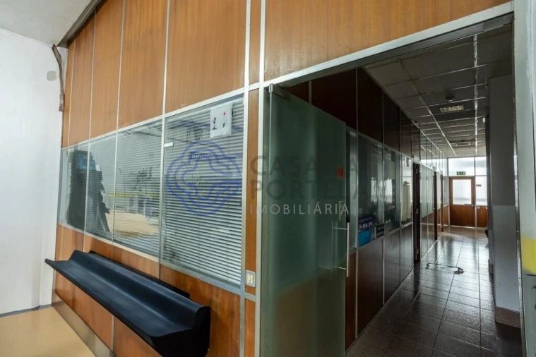 Armazém para Venda em Cedofeita, Santo Ildefonso, Sé, Miragaia, São Nicolau e Vitória Foto 5