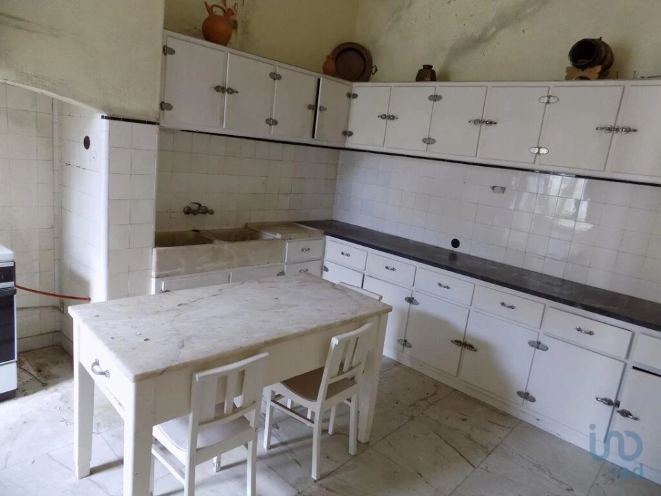 Moradia T19 para Venda em Tortosendo Foto 9