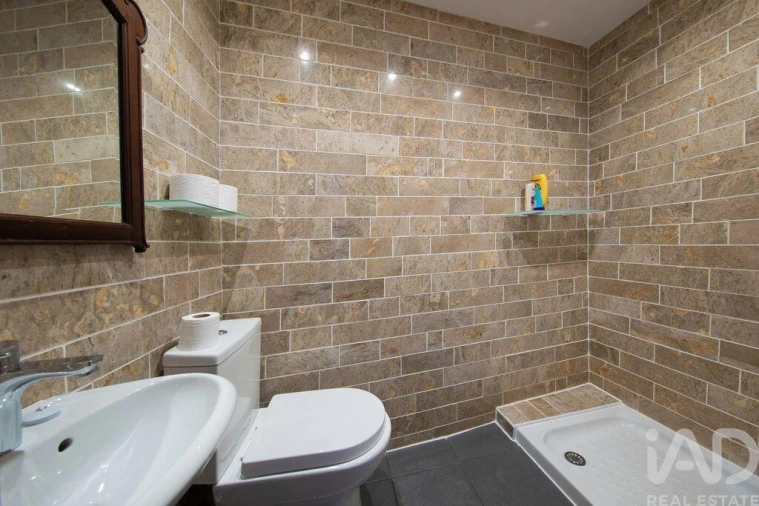 Moradia T8 para Venda em Vila Nova do Ceira Foto 16