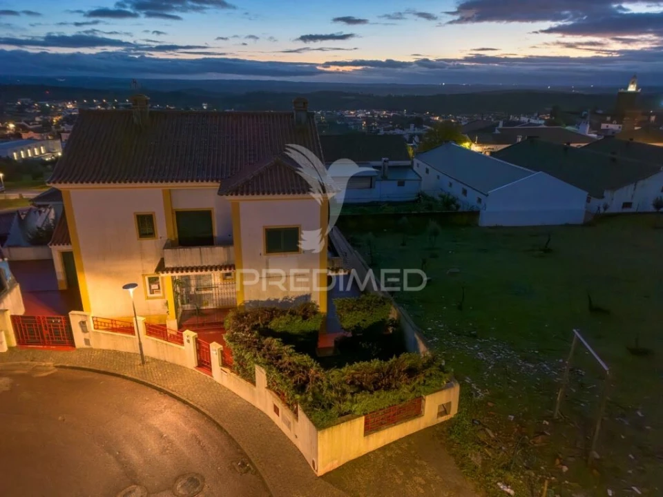 Moradia T4 para Venda em Capelins (Santo Antonio) Foto 3