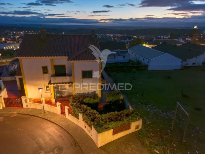 Moradia T4 para Venda em Capelins (Santo Antonio) Foto 3