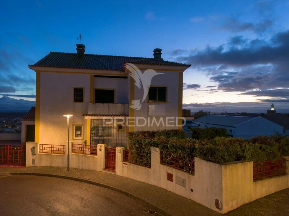 Moradia T4 para Venda em Capelins (Santo Antonio) Foto 2