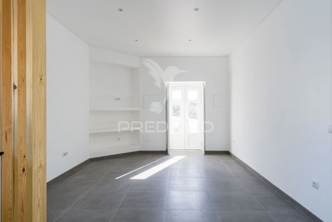 Moradia T2 para Venda em Olho Marinho Foto 6