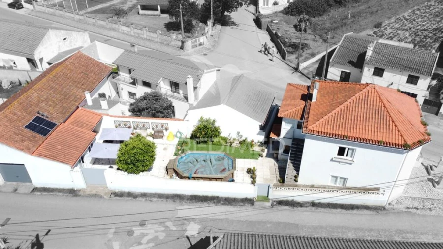 Moradia T2 para Venda em Olho Marinho Foto 2