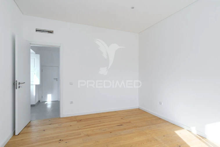 Moradia T2 para Venda em Olho Marinho Foto 9