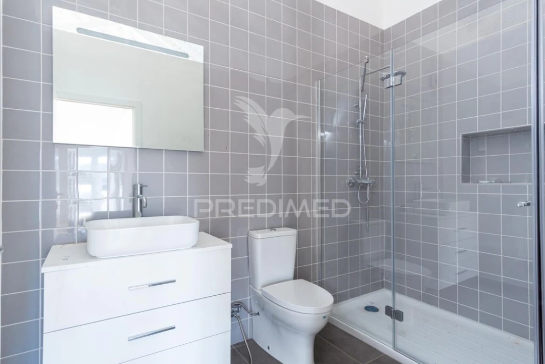 Moradia T2 para Venda em Olho Marinho Foto 13