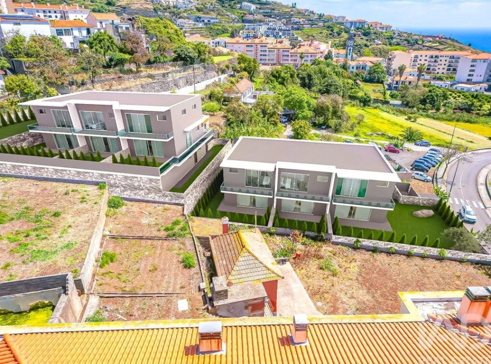 Moradia T3 para Venda em Caniço Foto 1