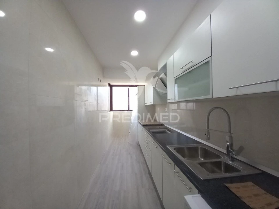 Apartamento T3 para Venda em Costa da Caparica Foto 16