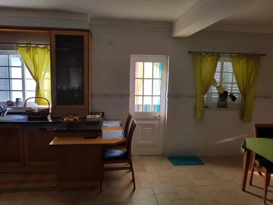 Moradia T4 para Venda em Santo Antonio da Charneca Foto 3