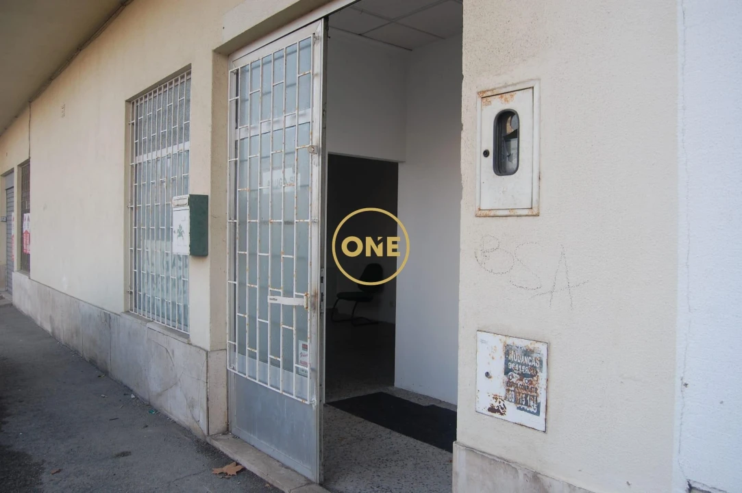 Loja para Venda em Laranjeiro e Feijó Foto 1