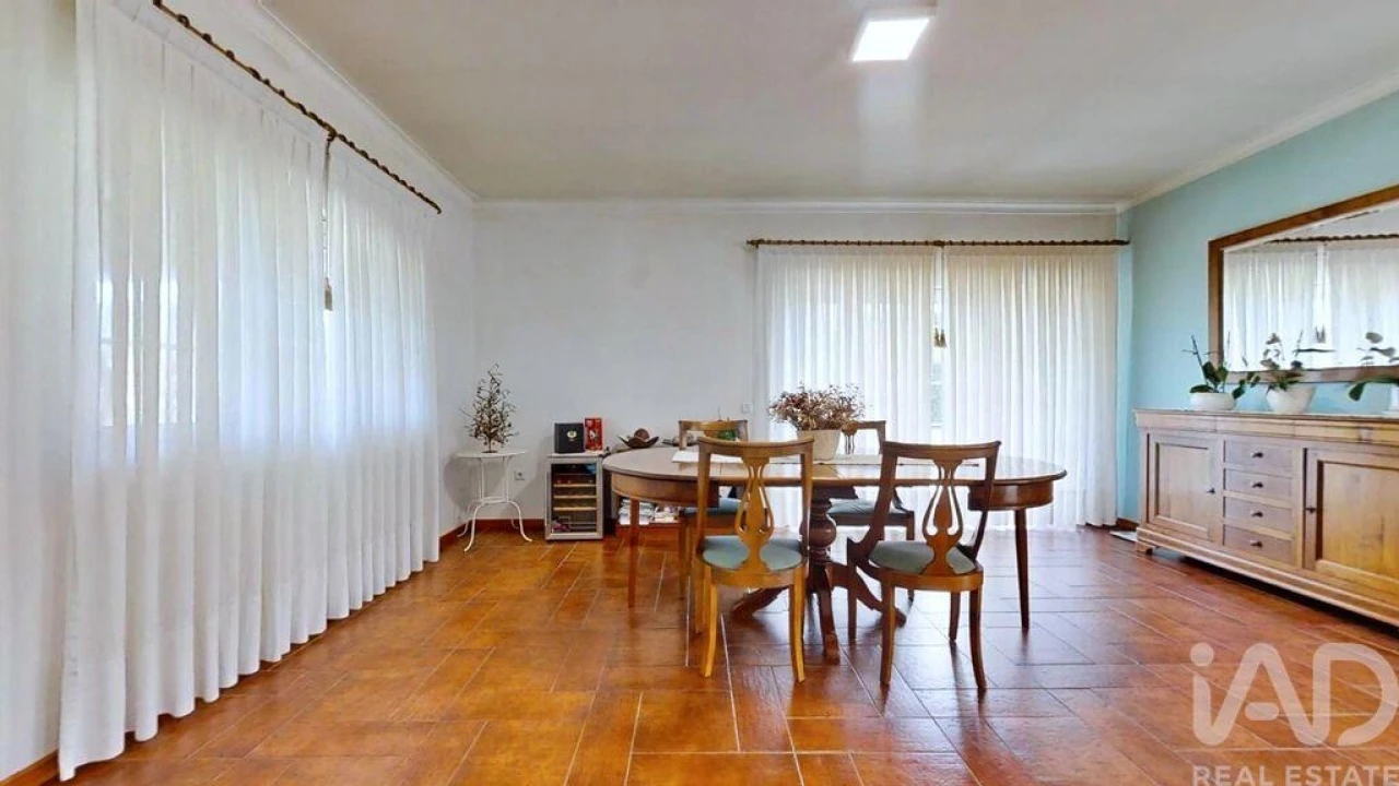 Moradia T6 para Venda em Fonte Arcada e Oliveira Foto 15