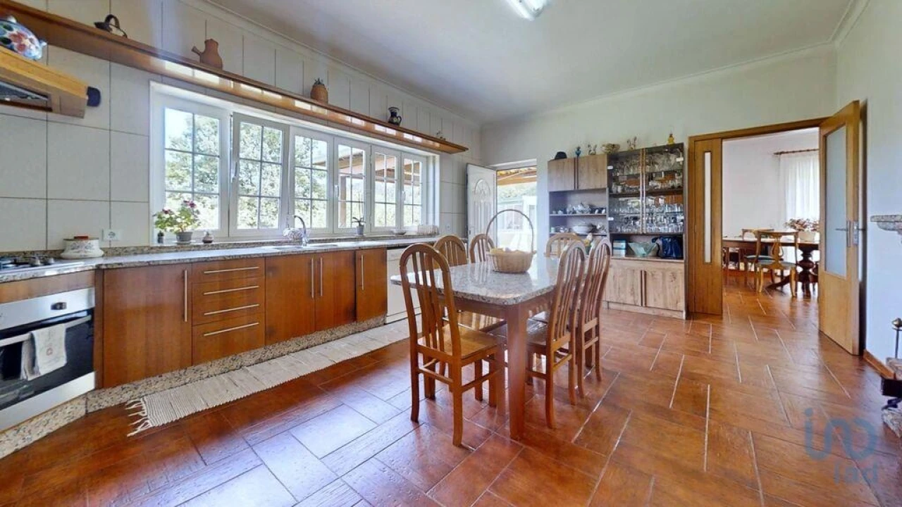 Moradia T6 para Venda em Fonte Arcada e Oliveira Foto 12