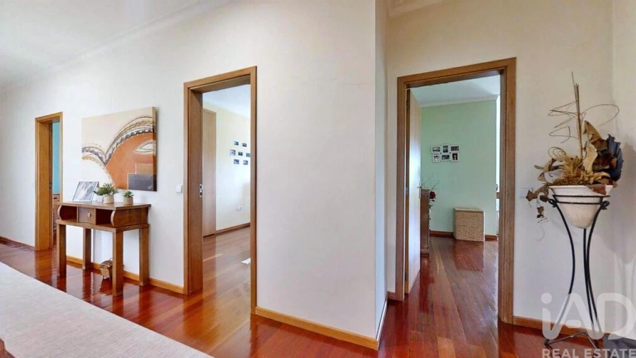 Moradia T6 para Venda em Fonte Arcada e Oliveira Foto 16