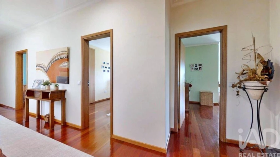 Moradia T6 para Venda em Fonte Arcada e Oliveira Foto 16