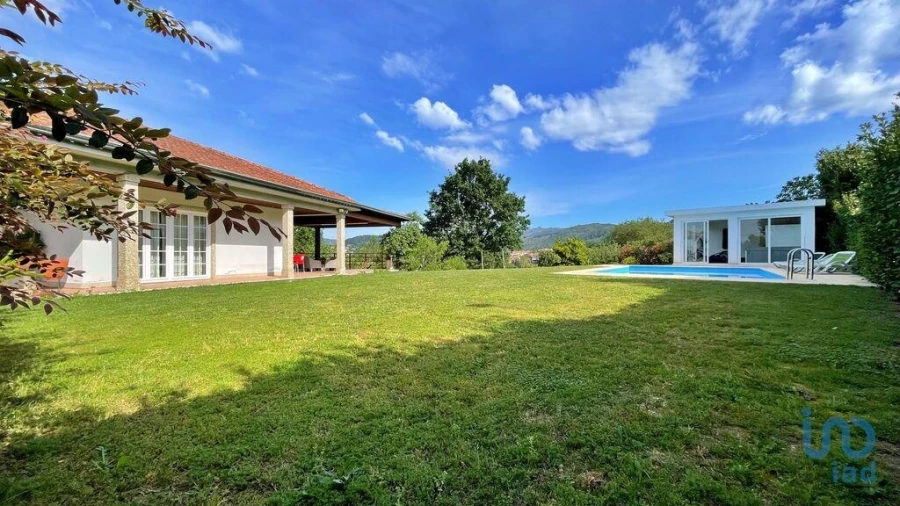 Moradia T6 para Venda em Fonte Arcada e Oliveira Foto 7