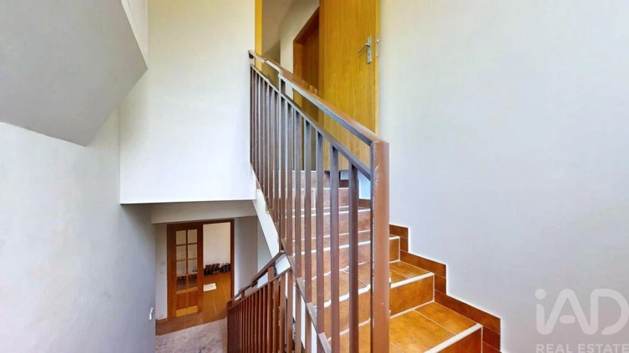 Moradia T6 para Venda em Fonte Arcada e Oliveira Foto 25