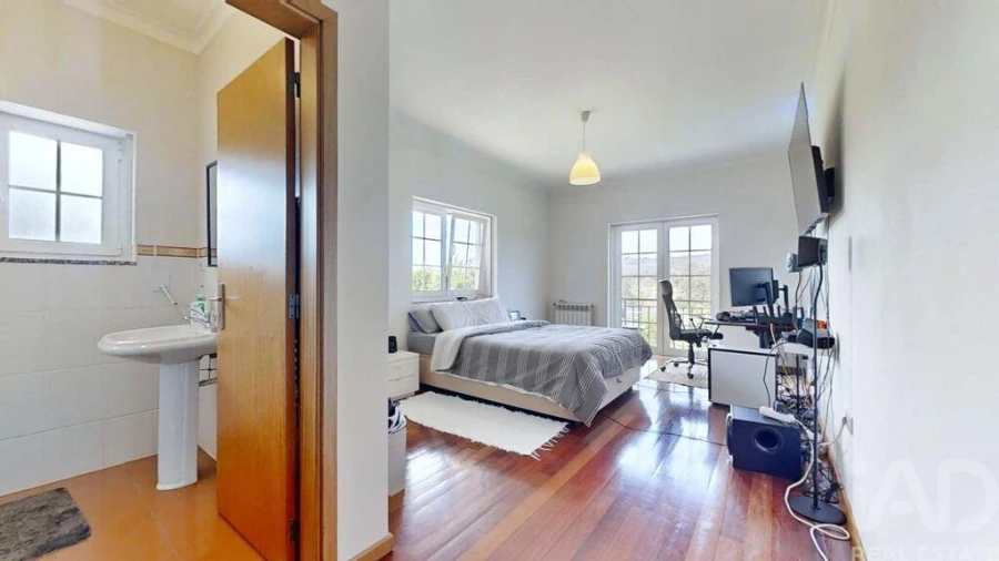 Moradia T6 para Venda em Fonte Arcada e Oliveira Foto 24