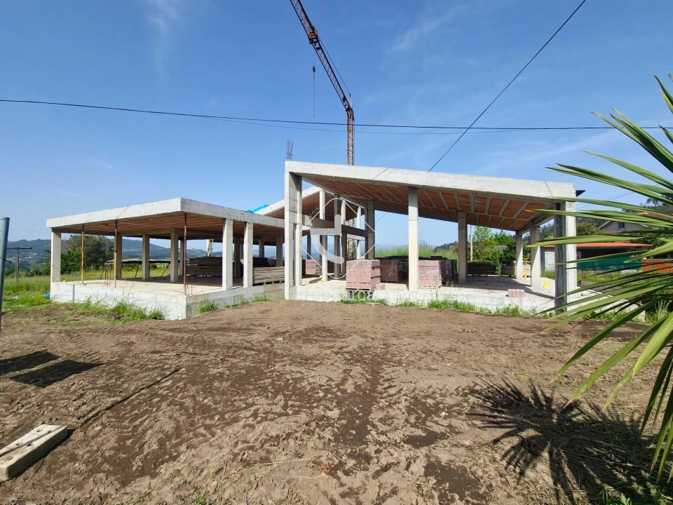 Moradia T3 para Venda em Bravães Foto 1