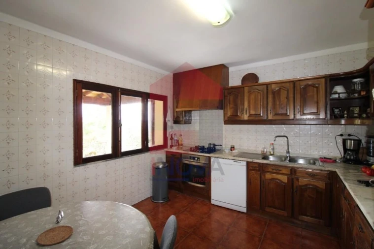 Moradia T4 para Venda em Ribeira do Neiva Foto 3