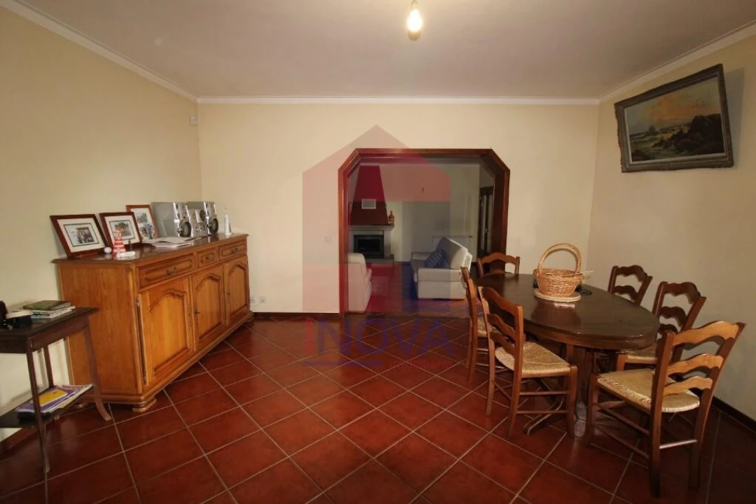 Moradia T4 para Venda em Ribeira do Neiva Foto 9