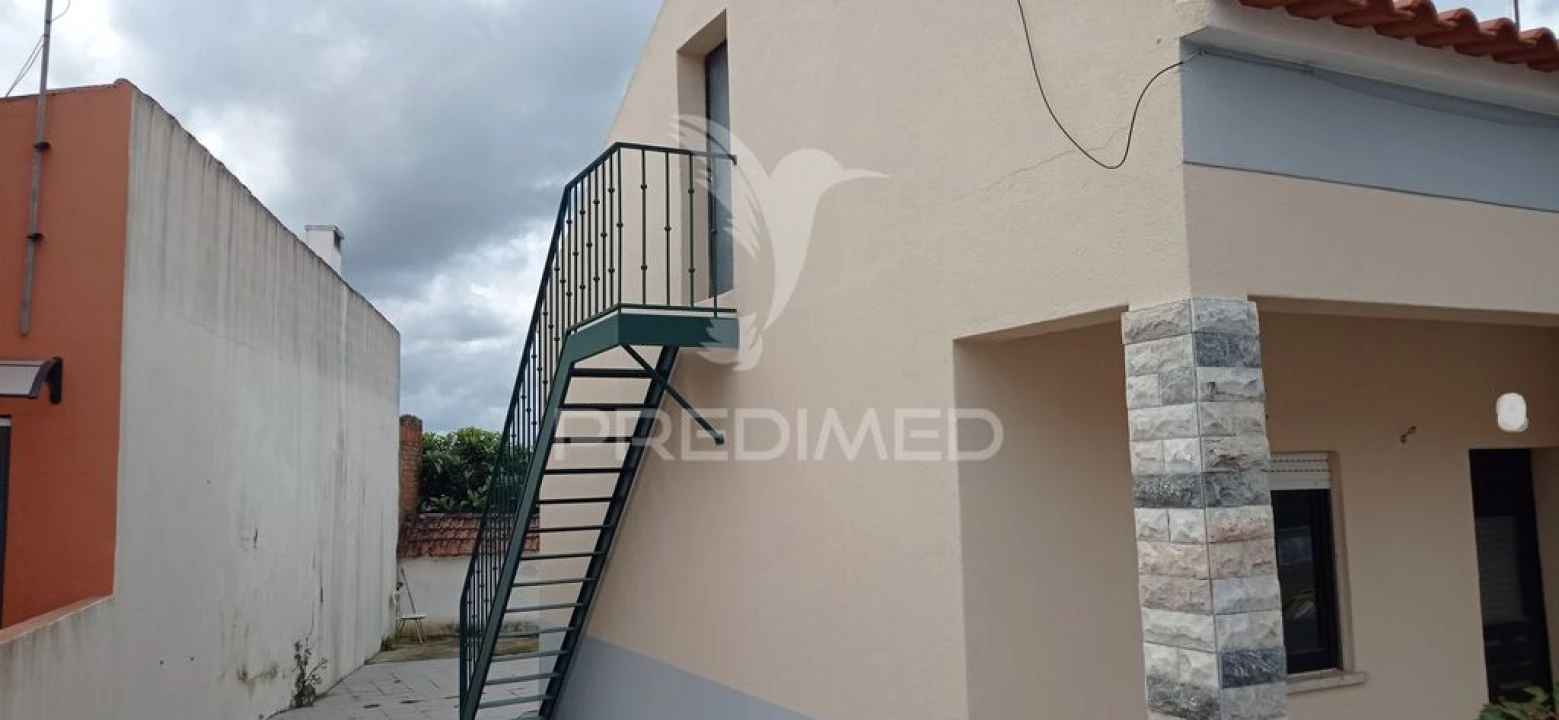 Moradia T2 para Venda em Couço Foto 20