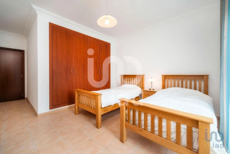 Moradia T4 para Venda em Quelfes Foto 14